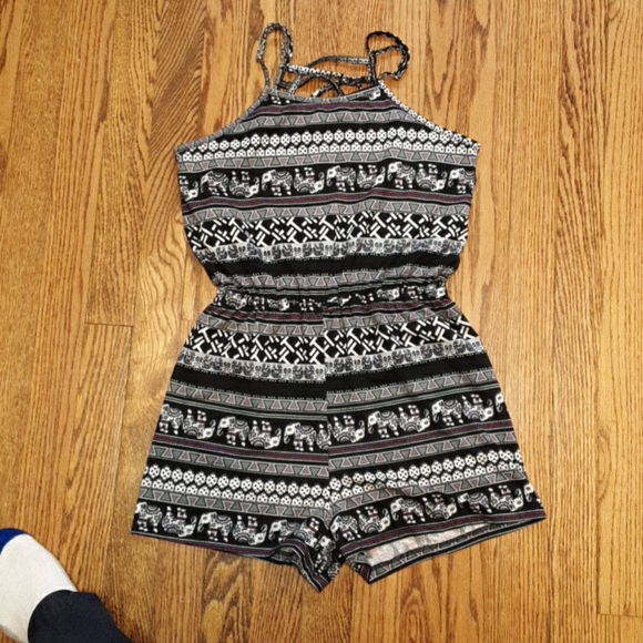 Romper - Picture 1 of 3